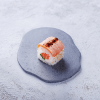salmon-aburi-roll